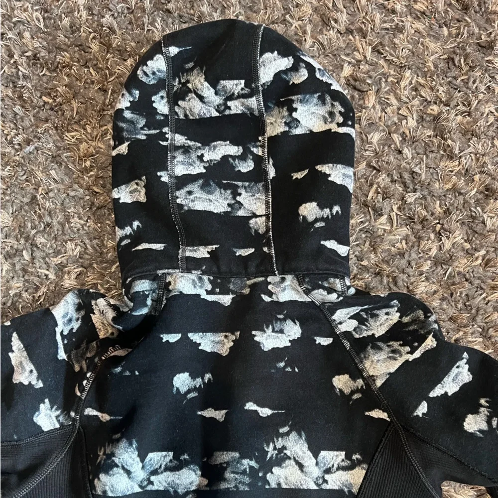 LULULEMON Scuba Full Zip - Picture 7 of 9